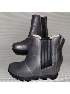 Sorel Joan of Arctic Wedge III Chelsea Silver Ankle Hidden Wedge Boots Size 6.5